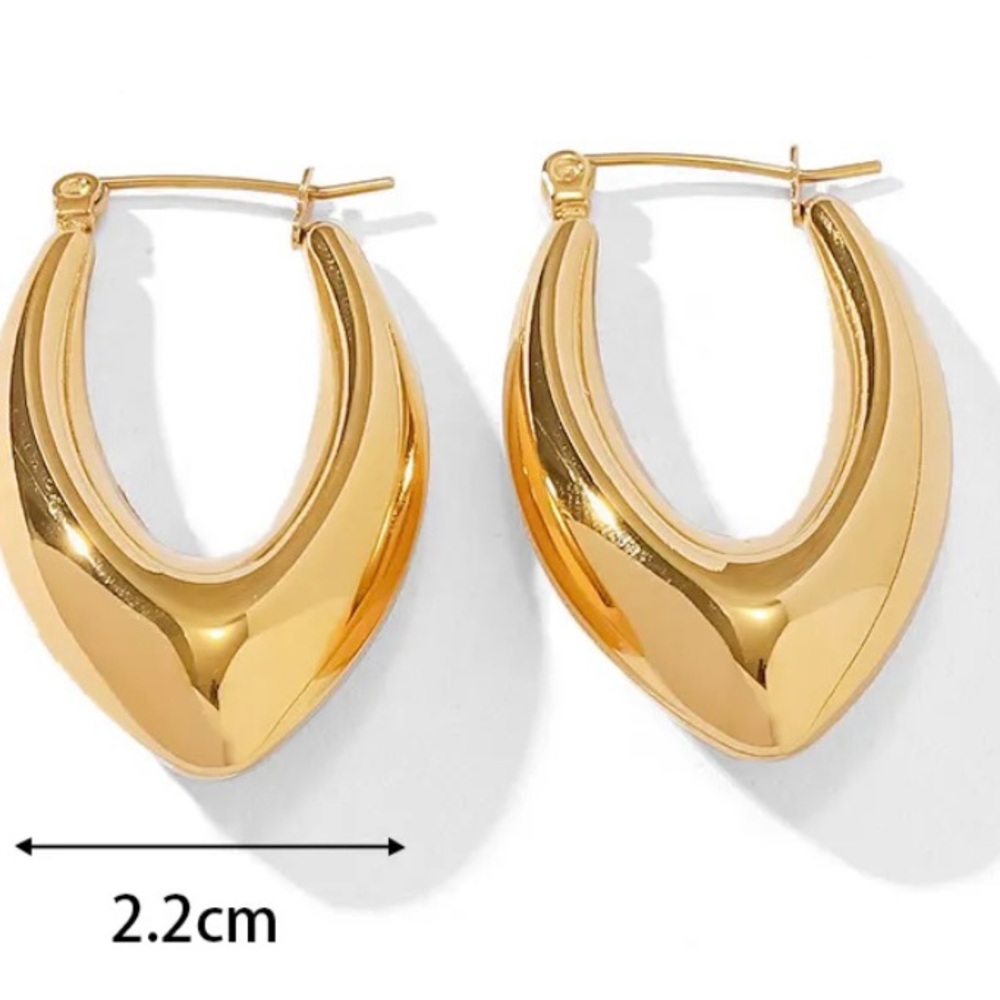 Geometric hoop earrings